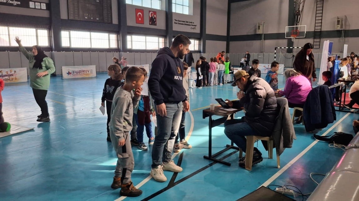 ÖĞRENCİLERİMİZ GENÇLİK ve SPOR MÜDÜRLÜĞÜ TARAFINDAN DÜZENLENEN YETENEK TARAMA TESTLERİNE KATILDI!